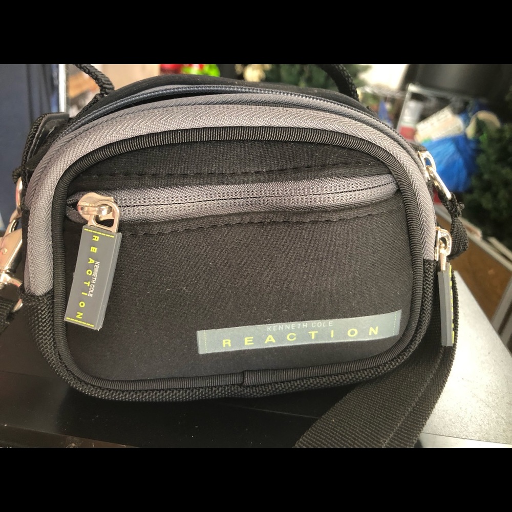 Kenneth Cole Reaction camera bag
